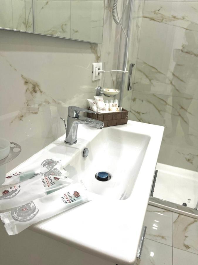 Raffy House Bed and Breakfast Νάπολη Εξωτερικό φωτογραφία